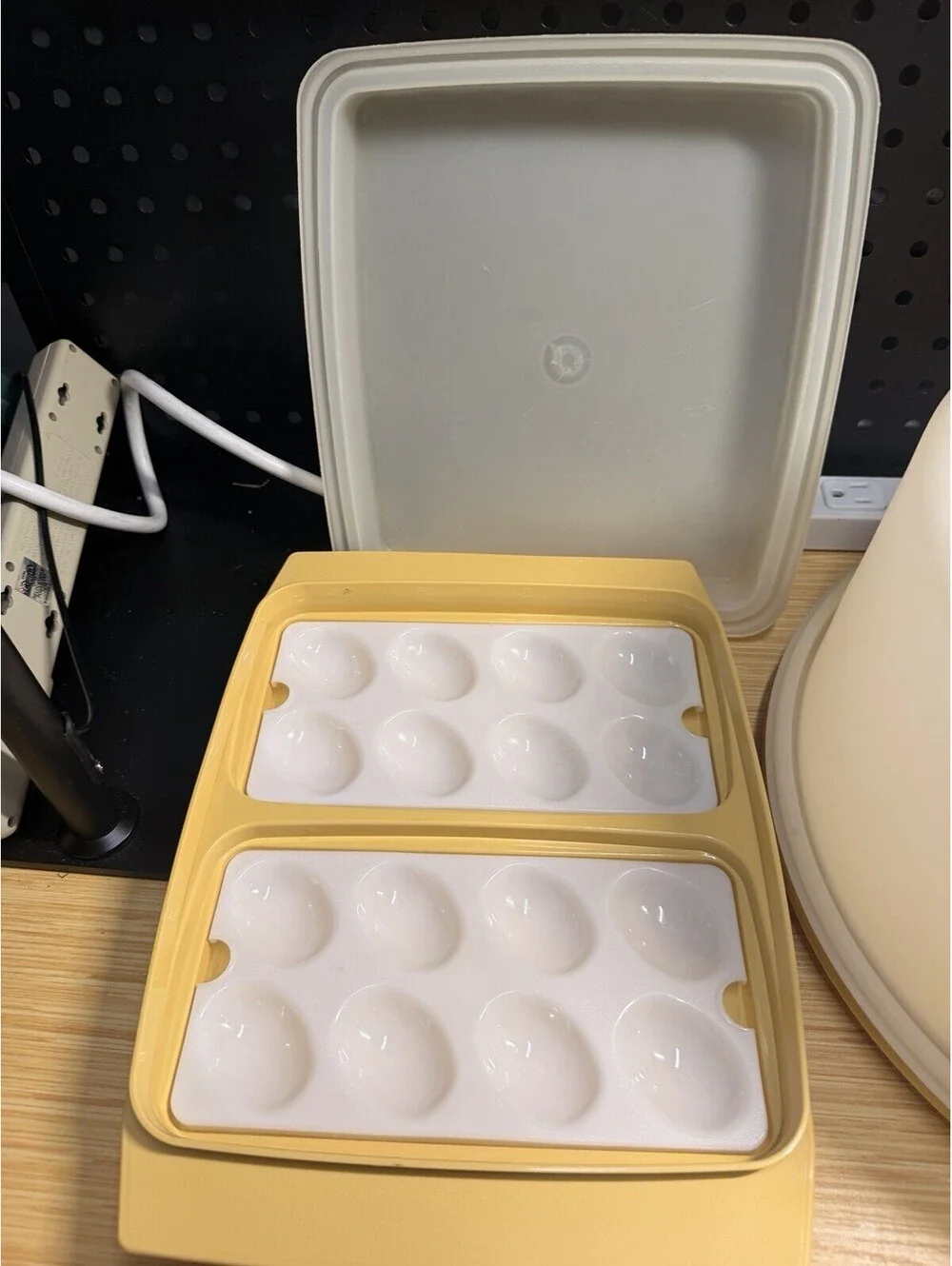 VTG 8 Pc Tupperware Bundle Deviled Eggs And Large Cake Carrier Harvest Gold